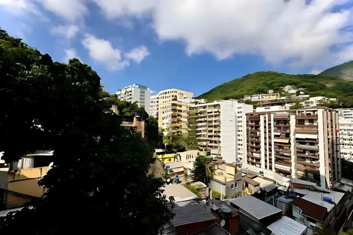 Apartamento : / Residencial / Humaitá