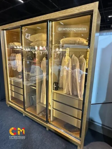 Guarda- roupas reflecta, novo e a pronta entrega