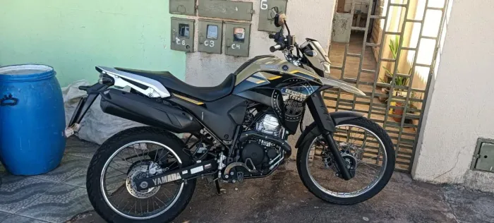 Yamaha XTZ 250 Lander ABS 2023 - Muito conservada
