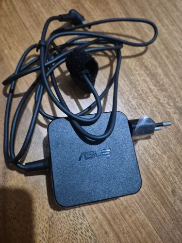 Fonte Asus (carregador)
