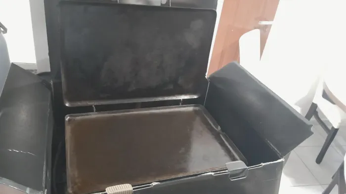 Vendo prensa de lanche elétrica 