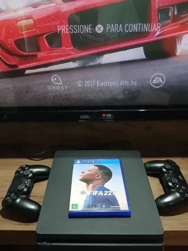 ? PLAYSTATION 4 + 2 CONTROLES!