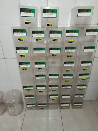 Vendo pote acrílico para produtos naturais