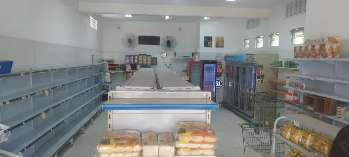 Ponto comercial ( leia o anúncio)