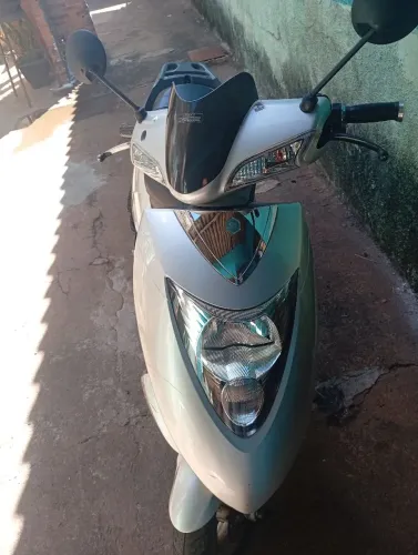 Vende se moto elétrica 8 mil 