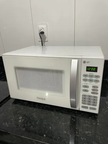 Microondas cônsul 20 litros em perfeito estado.