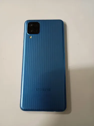 Samsung Galaxy M12 64gb Azul em bom estado (usado)