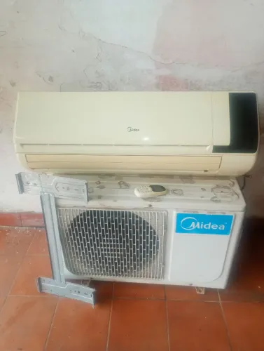 Split Midea 9000 BTUs / gás /higienizado