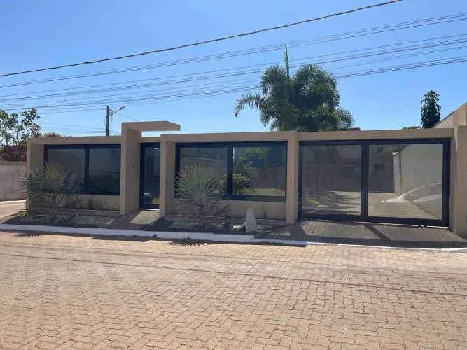 Casa na Ponte Alta Norte, na DF-475, em condomínio fechado