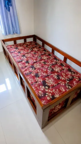 Cama de madeira - Solteiro