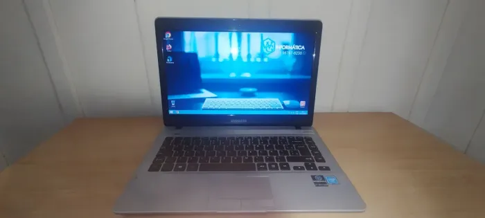 Notebook Samsung 4GB RAM 500GB HD - Tela Nova e Revisado