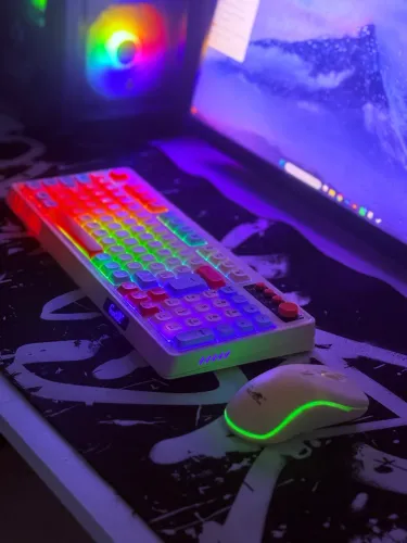 Teclado e mouse sem fio (não é bluetooth)