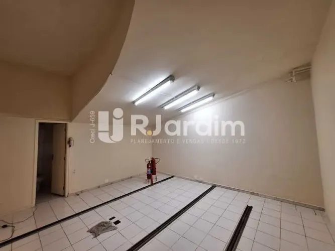 Sala : / Comercial / Gávea