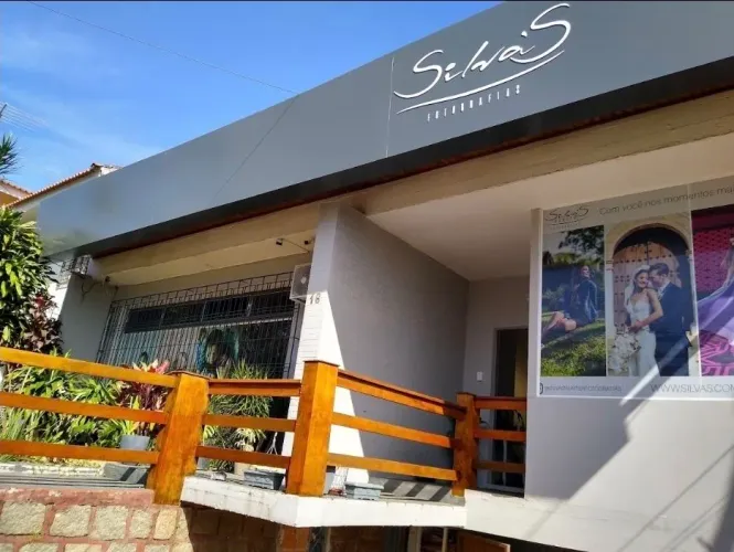 ALUGUEL DE 3 SALAS COMERCIAIS VAZIAS NO BAIRRO TRÊS FIGUEIRAS com a opção de mais uma