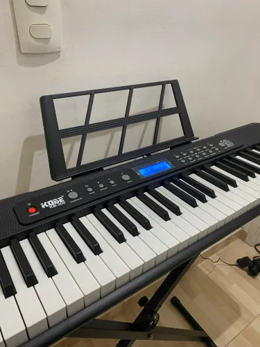 Teclado Musical Kobe Kb-300 61 Teclas Sensitivas