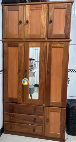 Guarda roupa de Angelin
