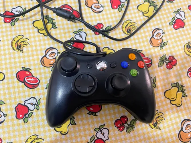 Controle Xbox 360 com fio