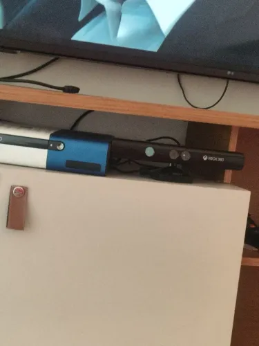 X box 360 com 3 controle kitnet HD de jogos estalados