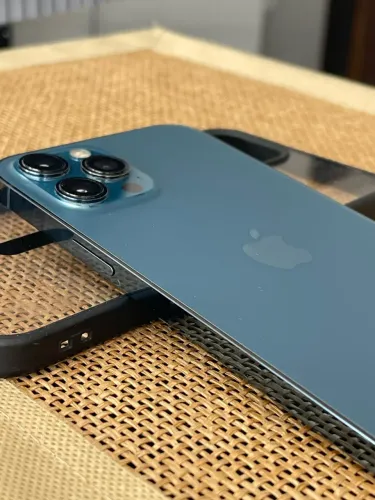 iPhone 12 ProMax, 512GB, azul, 71% Bateria. Face ID OFF