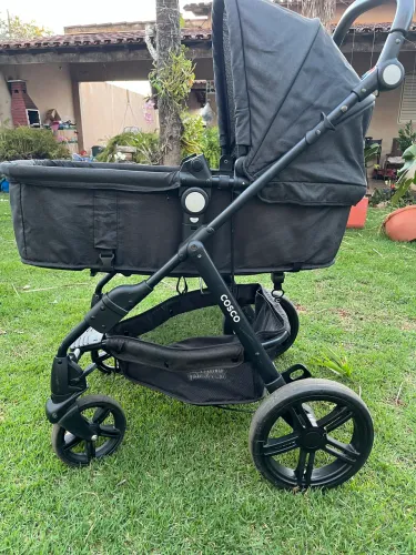 Carrinho e bebê conforto