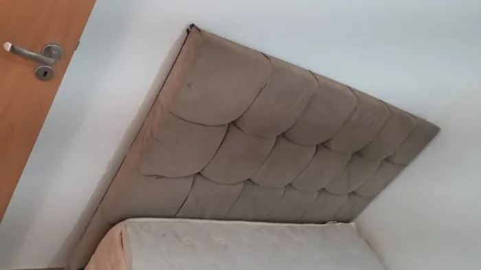 Vendo sofá de canto e cama box casal + cabeceira estofada em bom estado