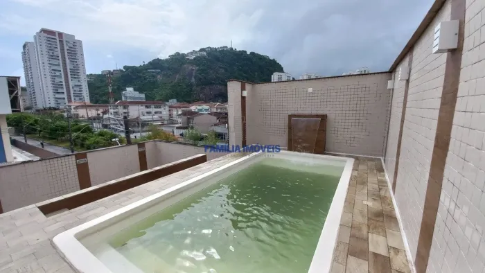 Sobrado a venda piscina 3 suítes 2 vagas José Menino Santos/SP