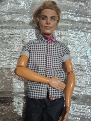 Boneco matel