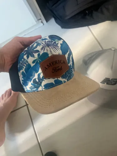 bonés novos
