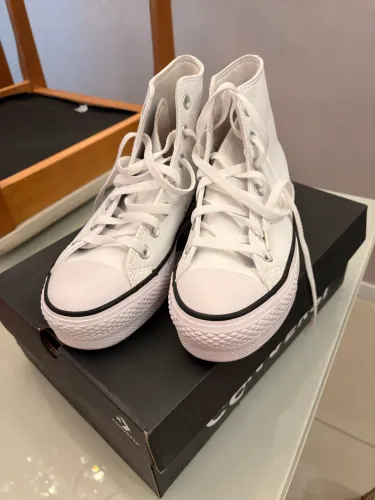 All star de couro cano médio original nunca usado