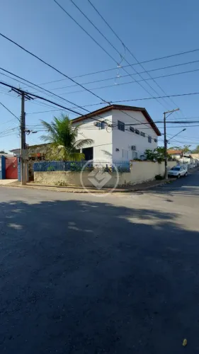Sobrado grande de esquina, próximo ao centro de Cuiabá Com 6 quartos sendo 3 suítes Ótimo
