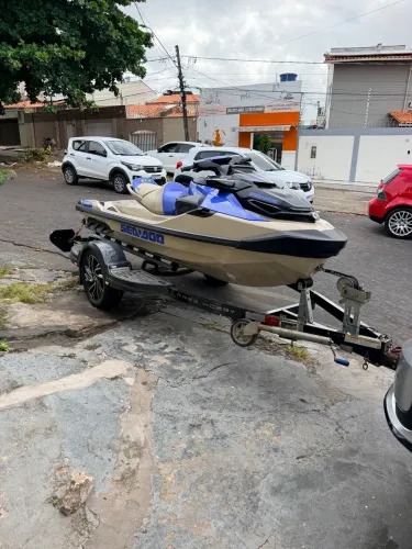 Jet ski WAKE pro 230