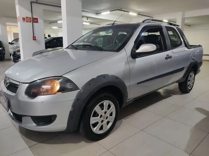 Fiat Strada Trekking 1.6 16V Flex CD 2013