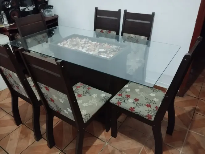 Mesa 4 cadeiras com tampa de vidro