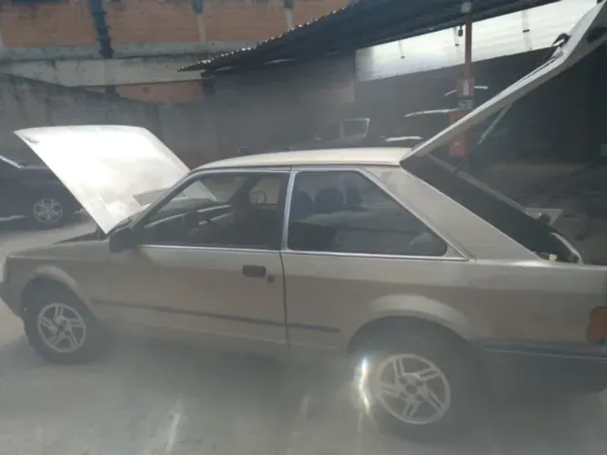 Ford Escort GL 1.6i / 1.6 (álcool) 1989