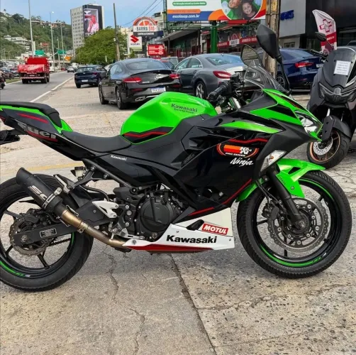 Kawasaki Ninja KRT 2021 único dono