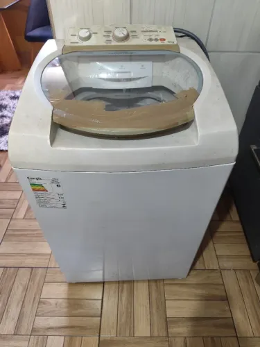 Máquina de lavar usada