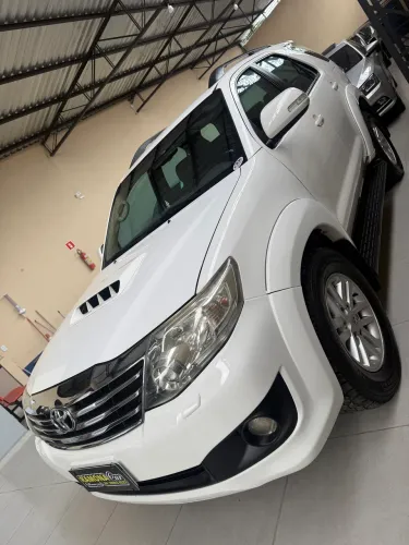 Toyota Hilux SW4 SRV D4-d 4X4 3.0 TDI Dies. AUT 2013