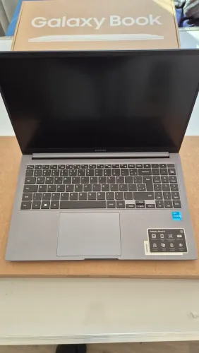 Samsung Galaxy Book4 | Intel Core i3