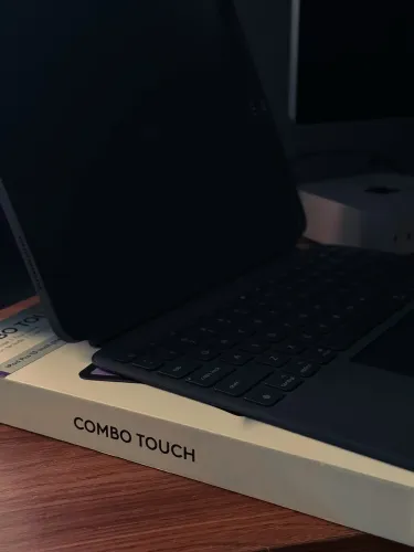 COMBO TOUCH LOGITECH IPAD 13? M4