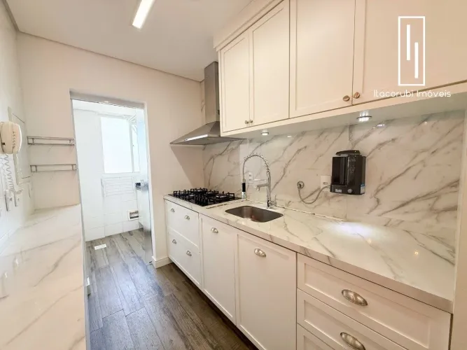 Vendo amplo apartamento no Itacorubi