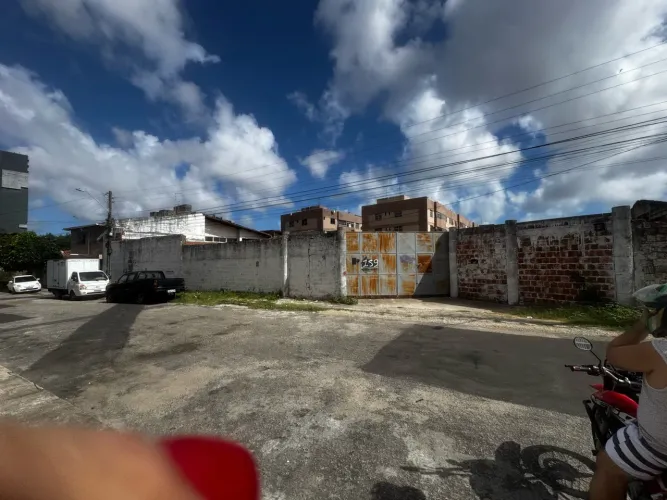 Terreno Espetacular no Damas - Preço de Ocasião 