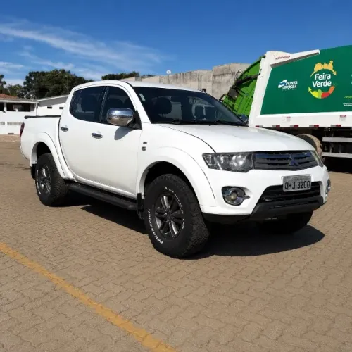 Mitsubishi L200 Triton HPE 3.2 CD TB Int.diesel AUT 2015