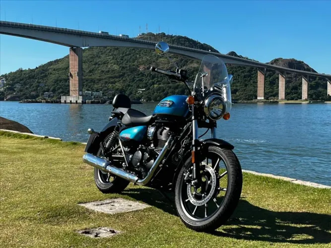 ROYAL ENFIELD METEOR 350 SUPERNOVA