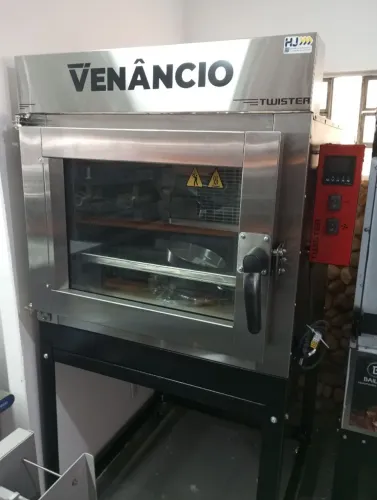 NZ. Forno turbo a gás 5 assadeiras Venâncio