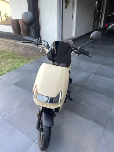 Moto elétrica seminova