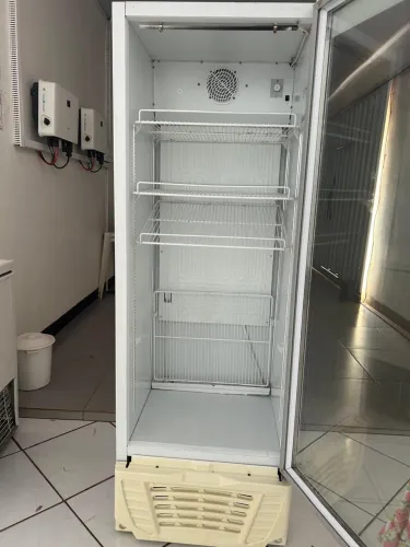 Geladeira Expositora Gelopar 220vt whats *