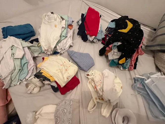 Lote de roupa de bebê menino
