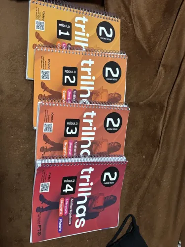 Caixa de Livros Trilhas Ensino Médio Segundo Ano