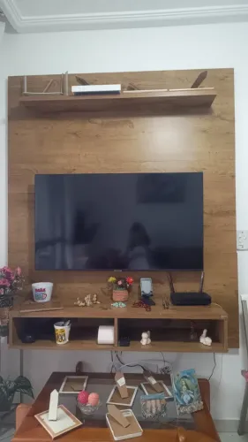 Vendo painel para TV 1,36x1,62, super conservado, motivo mudança