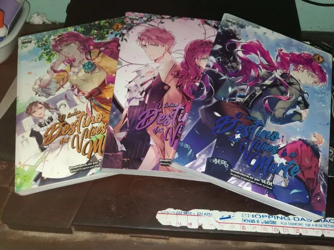 Vendo Manhwa "O único destino dos vilões é a morte"